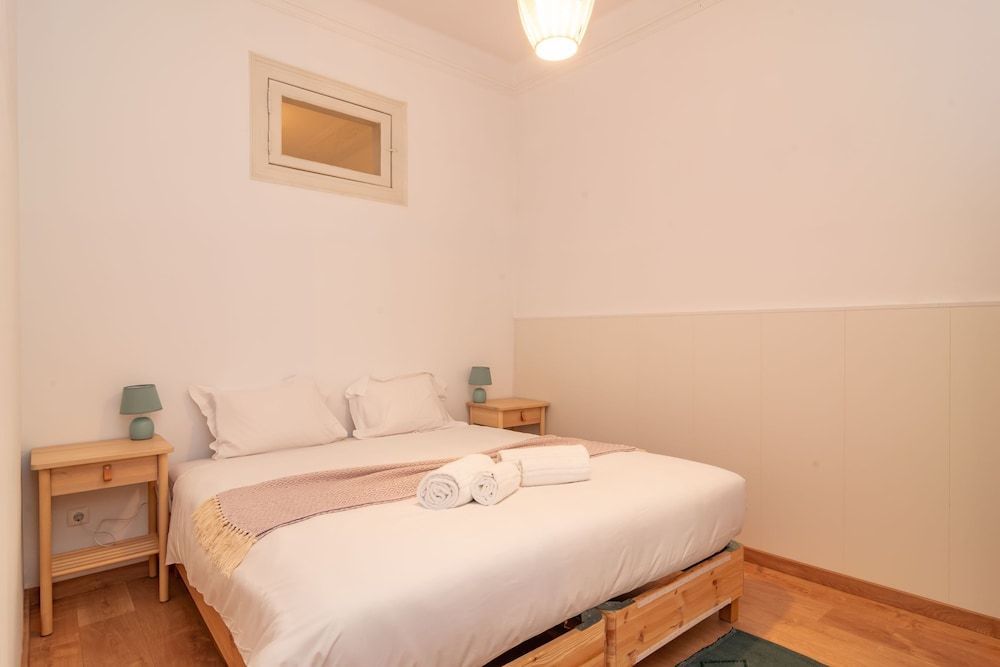 Spacious Apartments in Anjos by LovelyStay 1