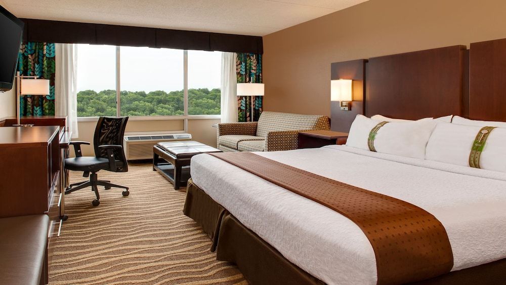 Holiday Inn & Suites OVERLAND PARK-WEST by IHG 2