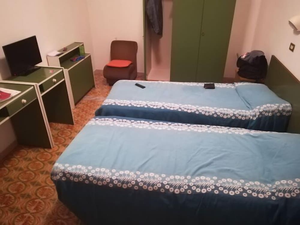 HOTEL PLAZA 2