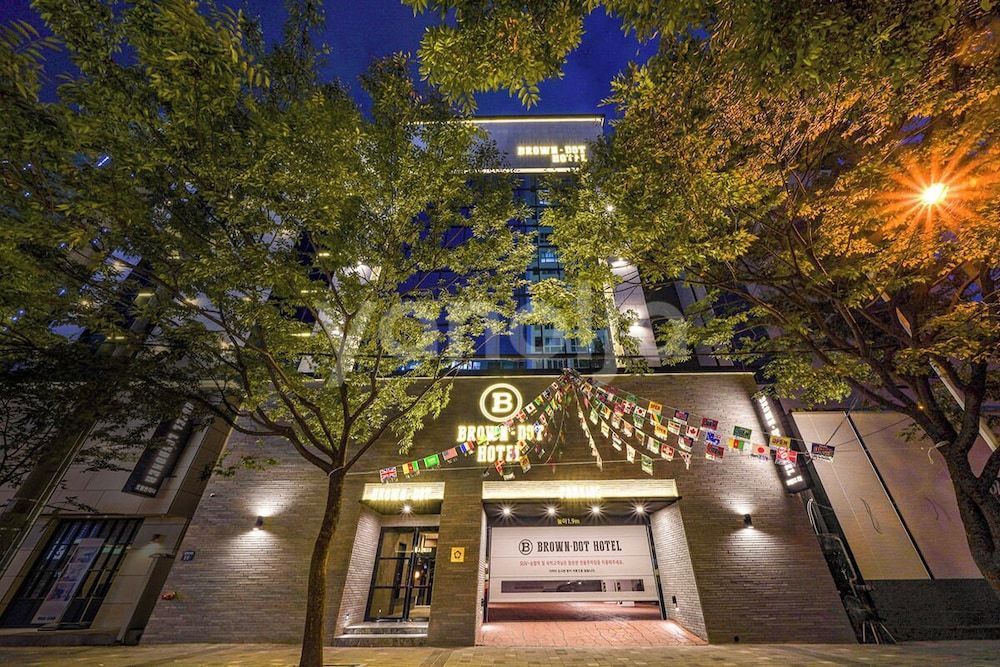 BROWN-DOT HOTEL 1