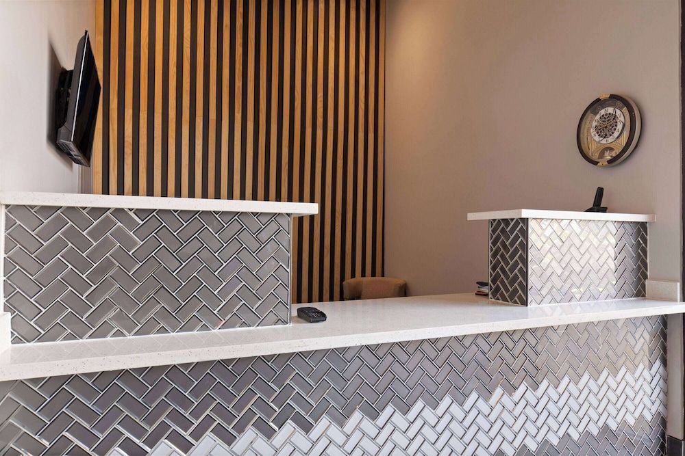 Ramada by Wyndham Studio Suites Dothan 2