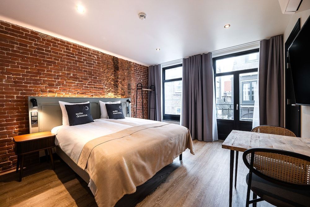 Limehome Amsterdam Leidsekruisstraat 2