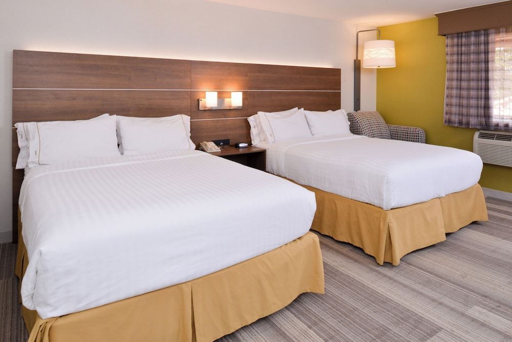 Holiday Inn Express PALM DESERT by IHG 2