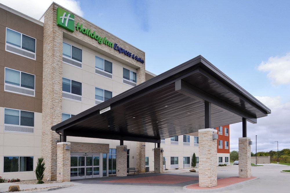 Holiday Inn Express & Suites LEE'S SUMMIT - KANSAS CITY by IHG 1