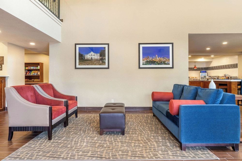 Comfort Suites San Antonio Airport North 2