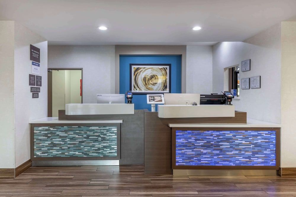 Best Western Plus Mansfield Inn & Suites 2