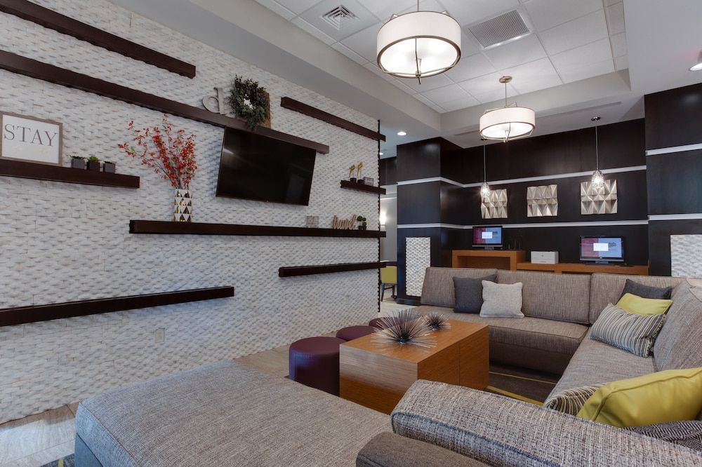 Drury Inn & Suites Cleveland Beachwood 1