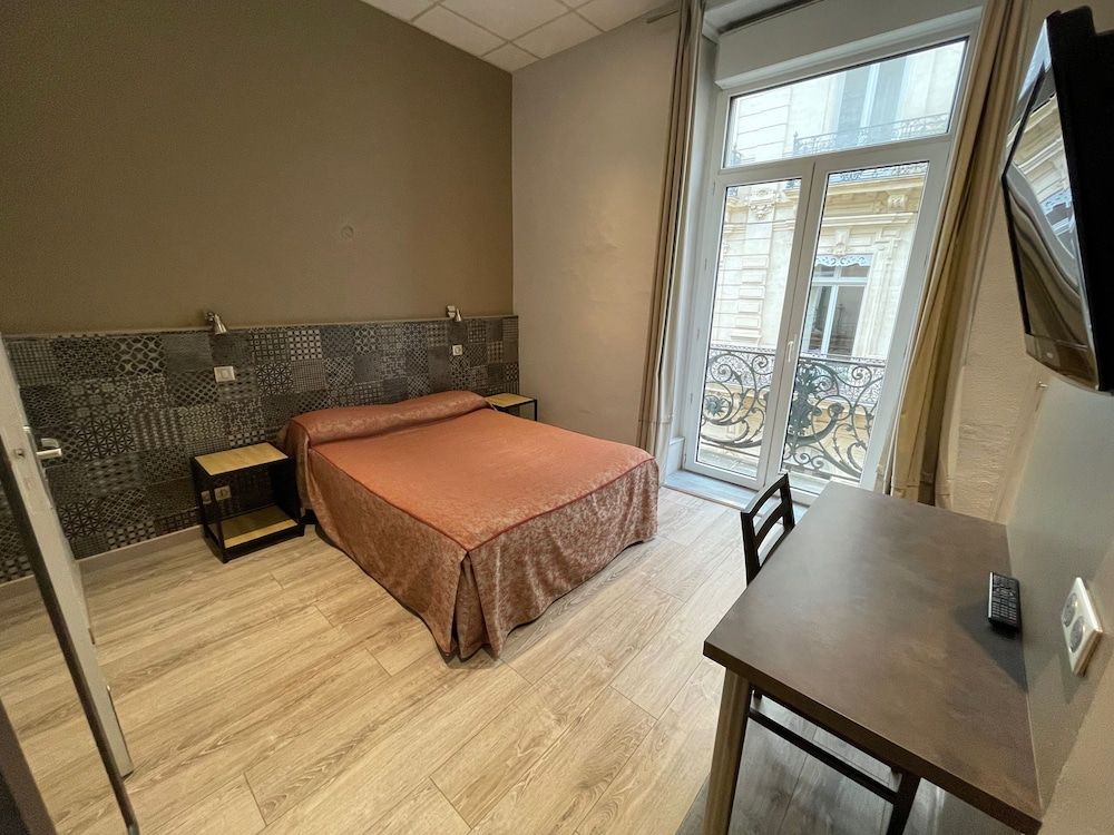 Hotel Comédie - Place De La Comédie Corum 2