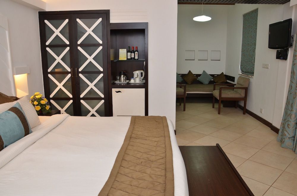 Sonesta Inns Beach Resort - Candolim Beach 2