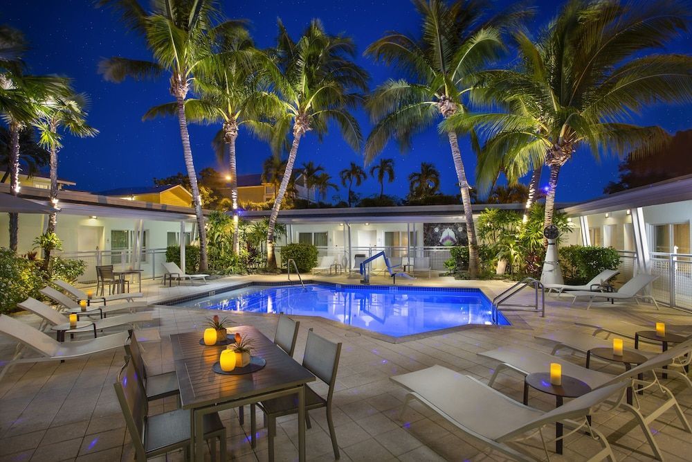 Orchid Key Inn - Adults Only 1