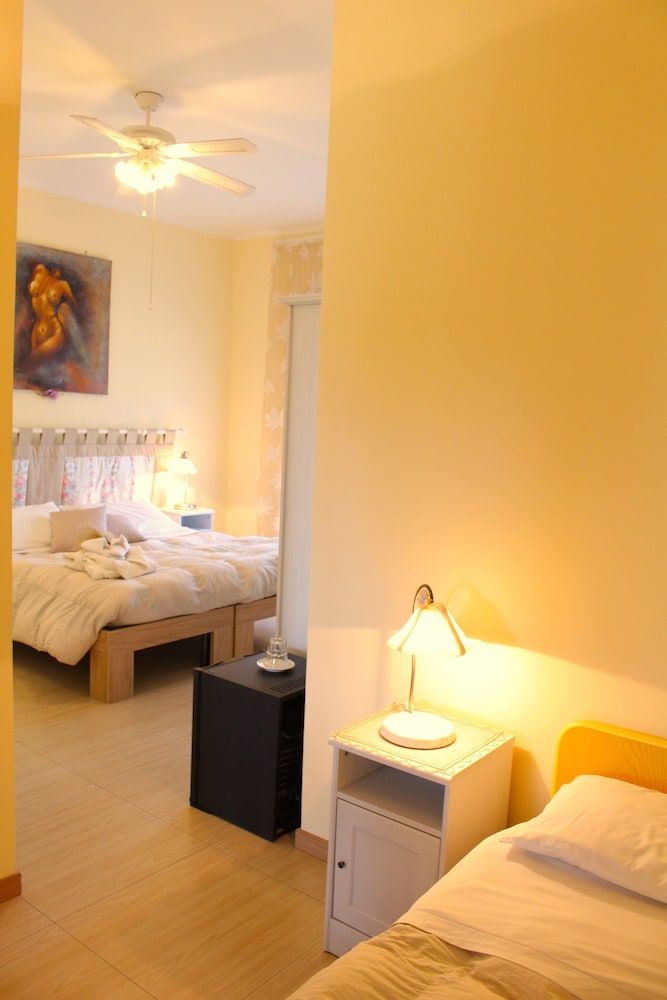 Eremes Rooms & Apartments 2