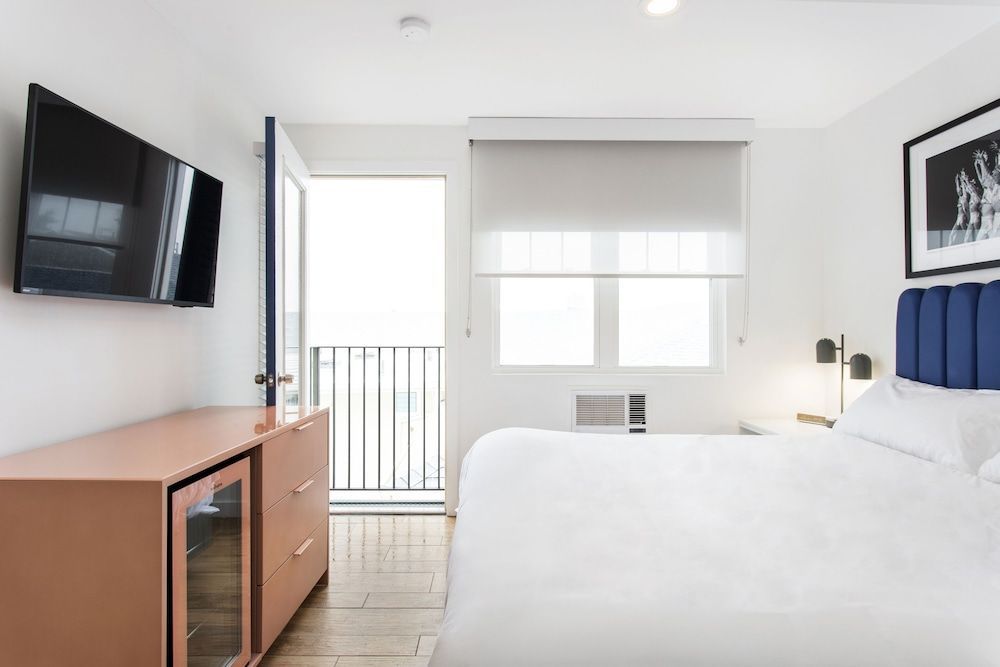 Grove Hotel 1