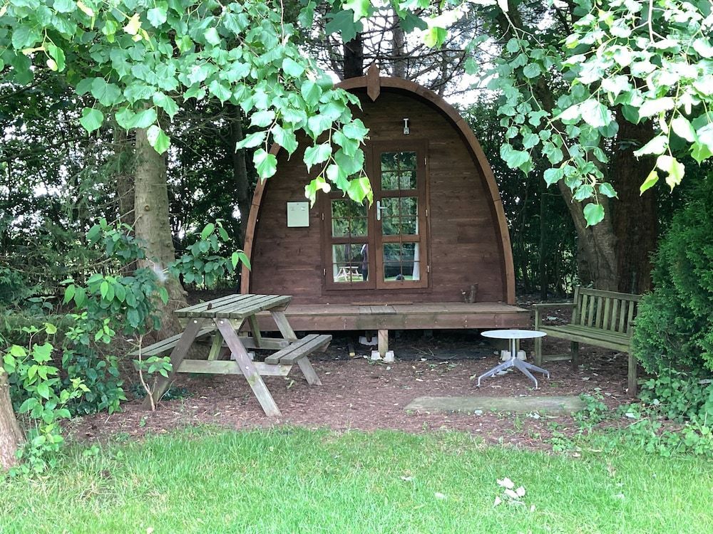 Woodland Camping pod With use of Campsite Bathroom 1