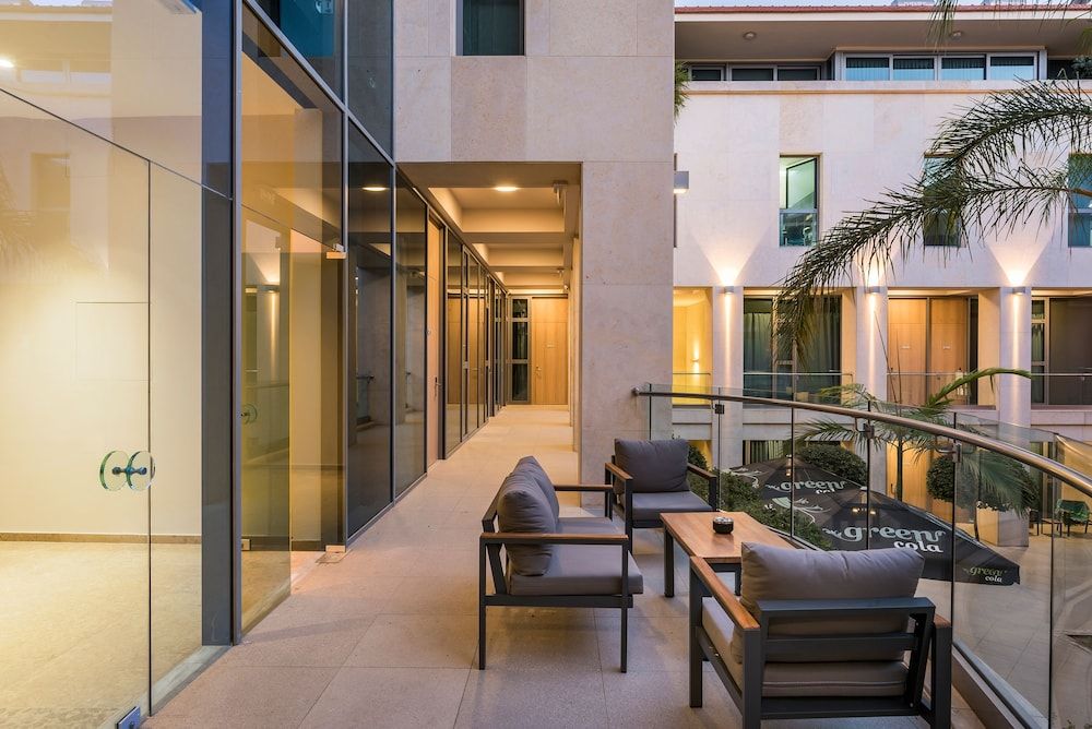 Trianon Luxury Apartments & Suites 2