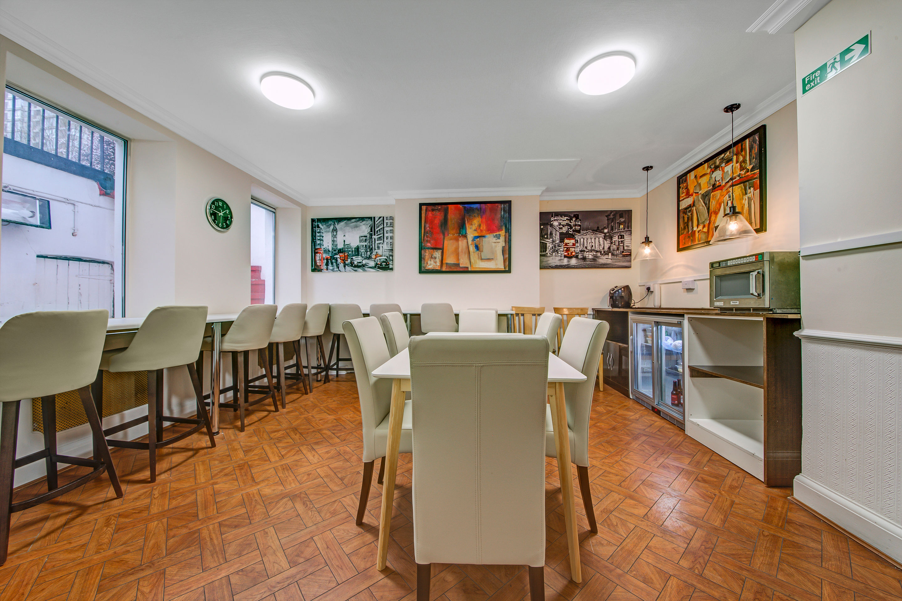 OYO 24 Sussex, London Paddington 1