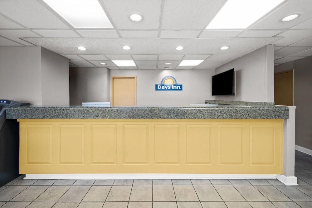 Days Inn by Wyndham Norfolk Airport 2