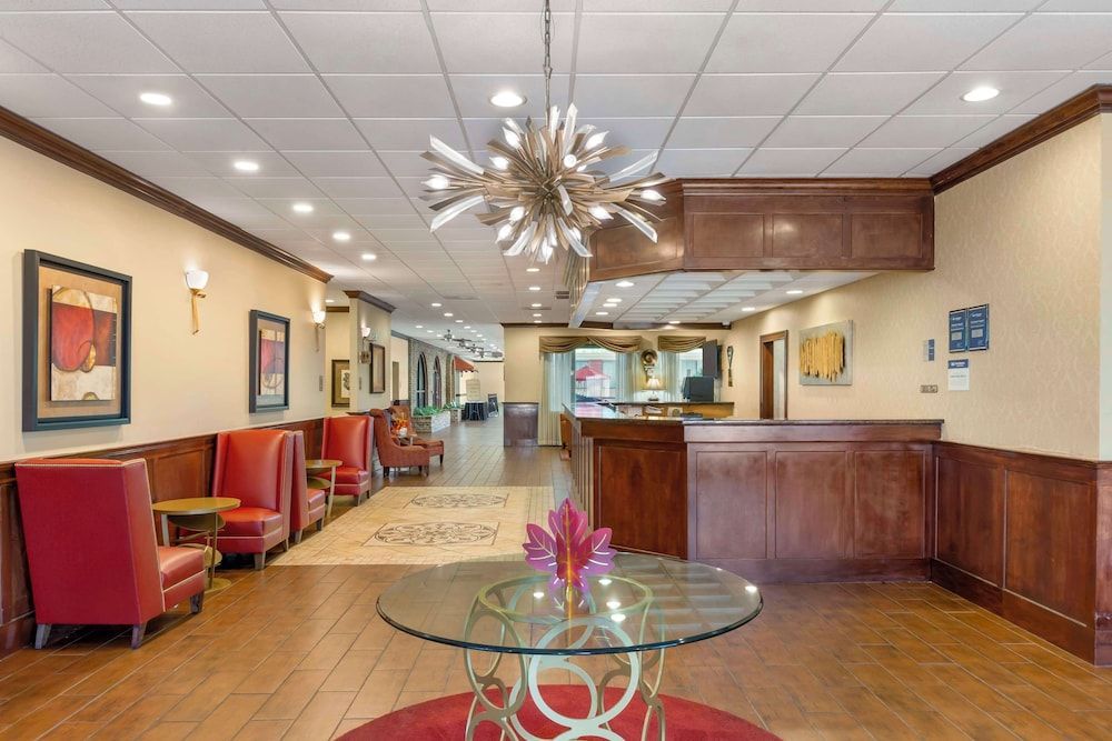 Best Western Plus Burlington 2
