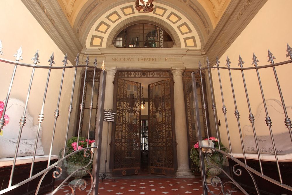Piazza Pitti Palace - Residenza d'Epoca 2