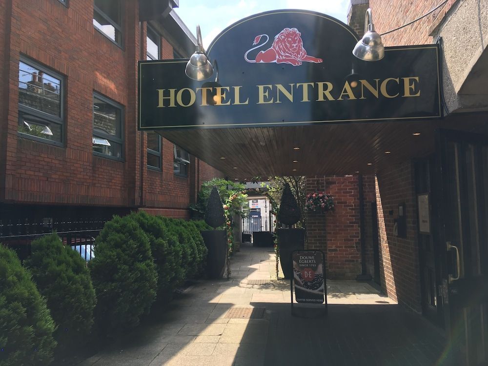 Red Lion Hotel 1