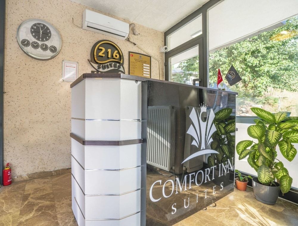 COMFORT INN SUITE 2