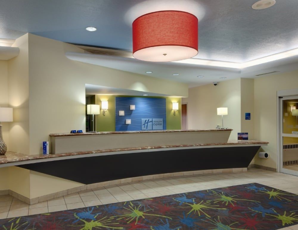 Holiday Inn Express & Suites SAGINAW by IHG 2