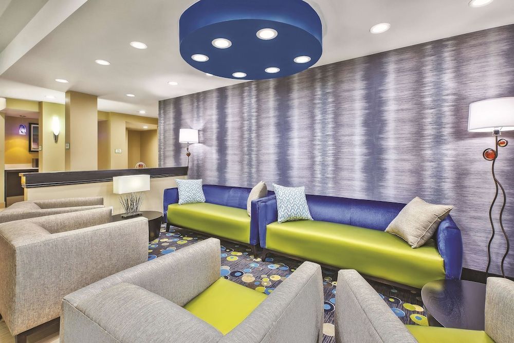 La Quinta by Wyndham Niagara Falls 2