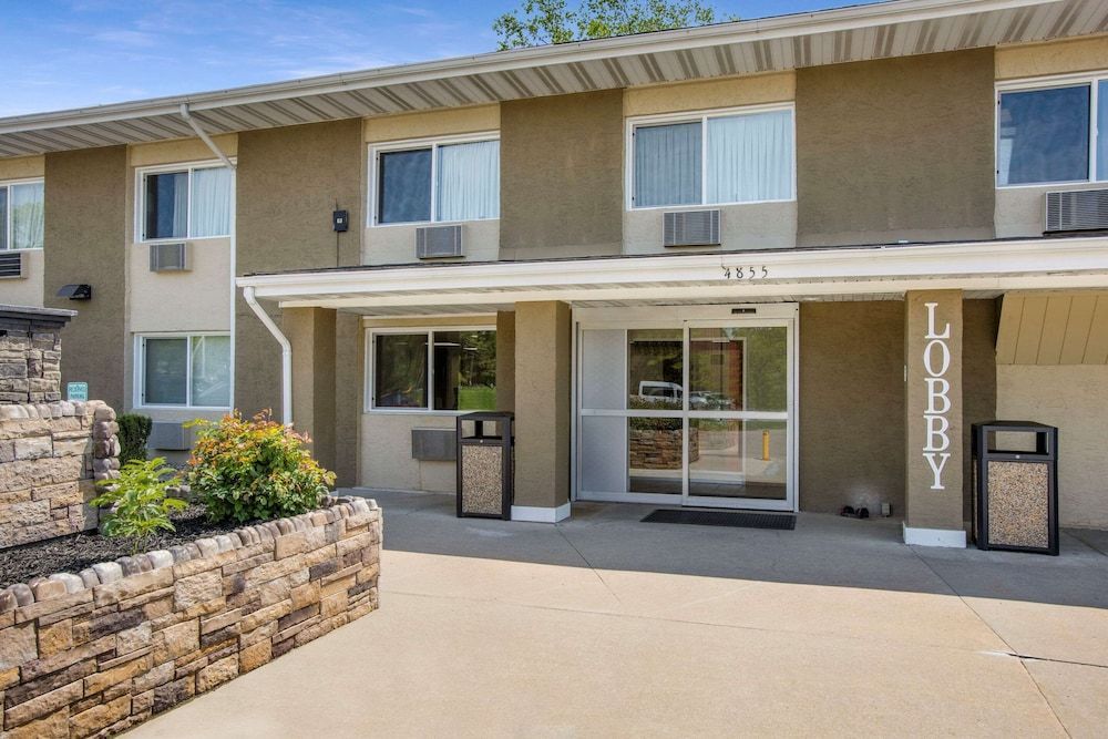 Rodeway Inn & Suites Grand Rapids Southeast 1