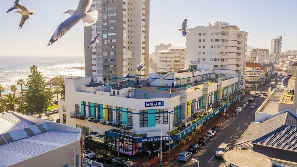 Mojo Hotel & Market 1
