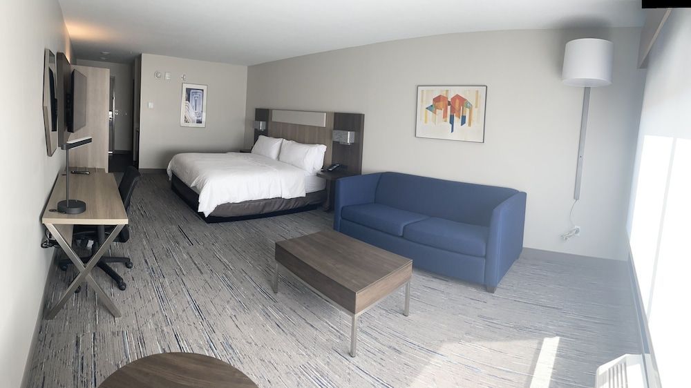 Holiday Inn Express & Suites MUSKEGON - GRAND HAVEN by IHG 2