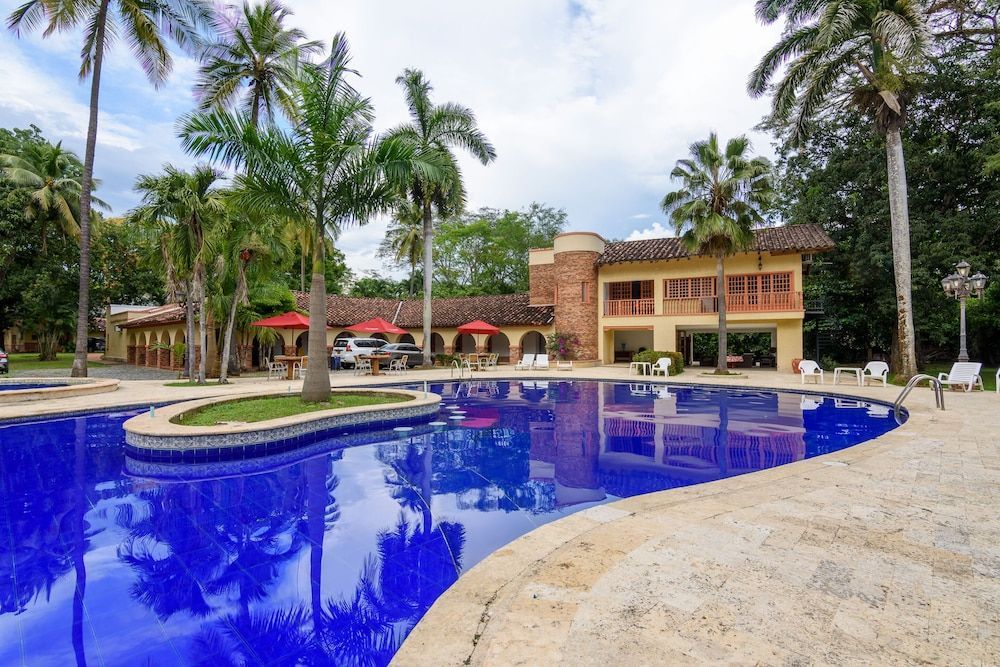 Finca Hotel Casa Bela 1