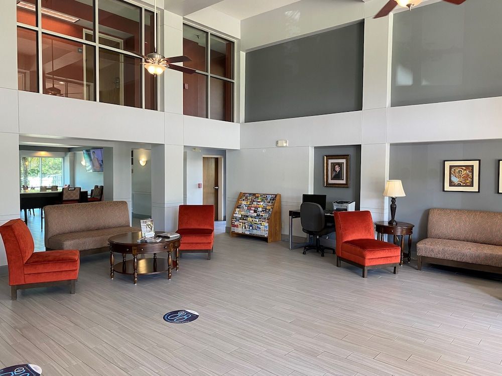 Ramada by Wyndham Luling 2