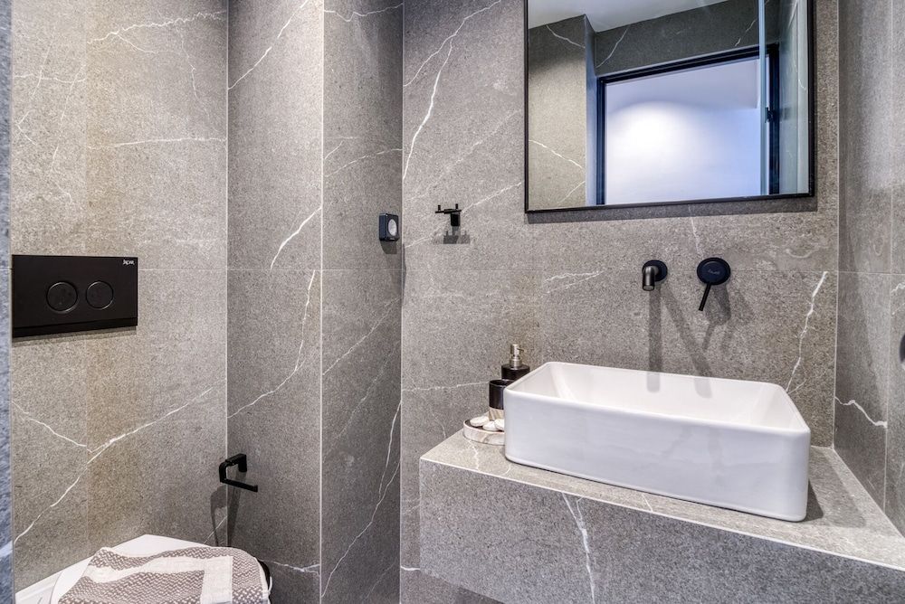 Island Sea Side Hotel - Adults Only 1
