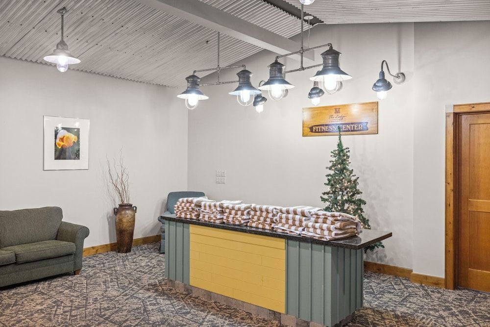 Lodge at Mountaineer Square 2