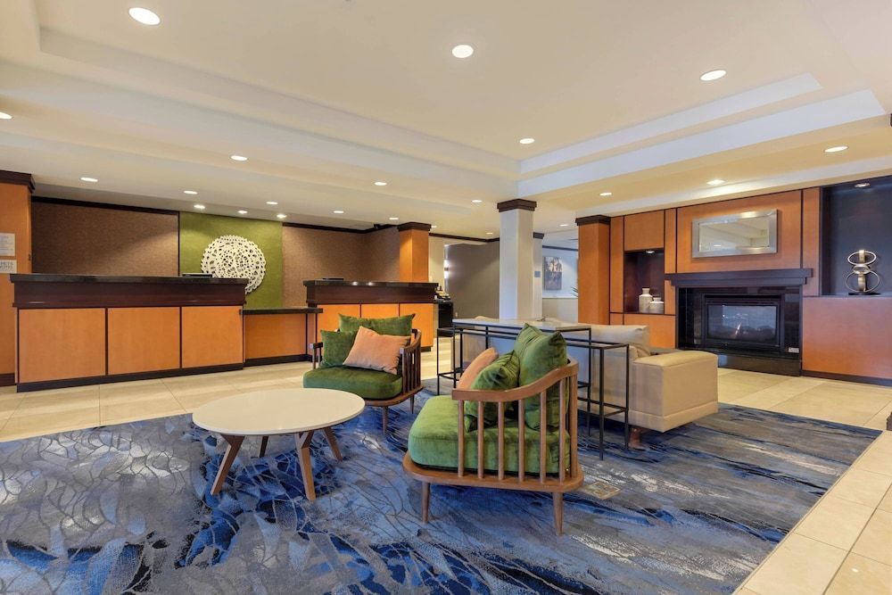 Fairfield Inn & Suites by Marriott Rockford 1