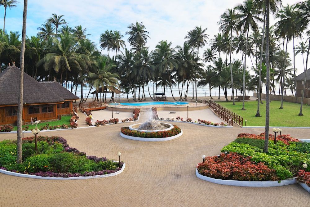 Maaha Beach Resort 1