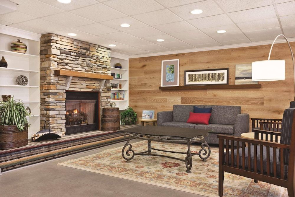 Country Inn & Suites by Radisson, Wytheville, VA 2