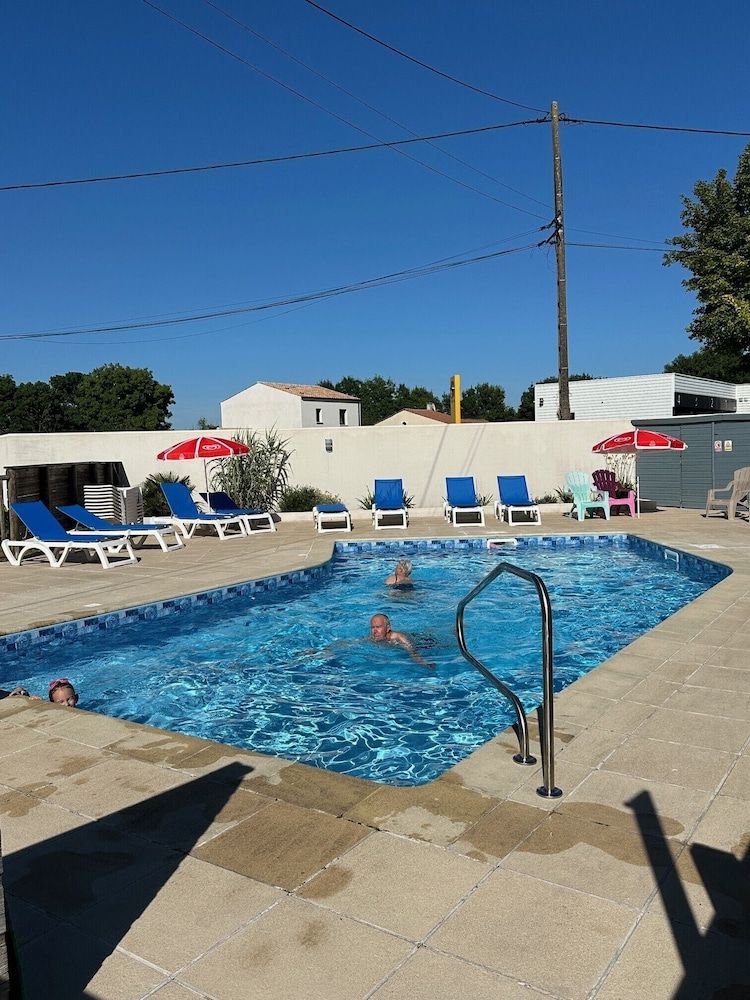 Team Holiday - Camping du Petit Pont 1