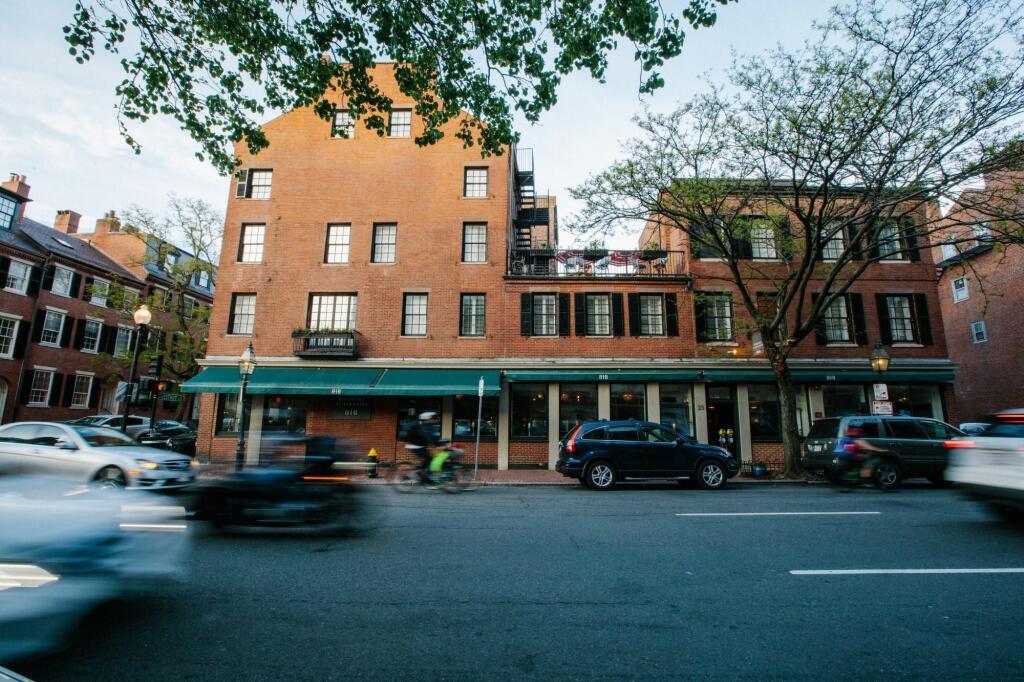 Beacon Hill Hotel & Bistro 1