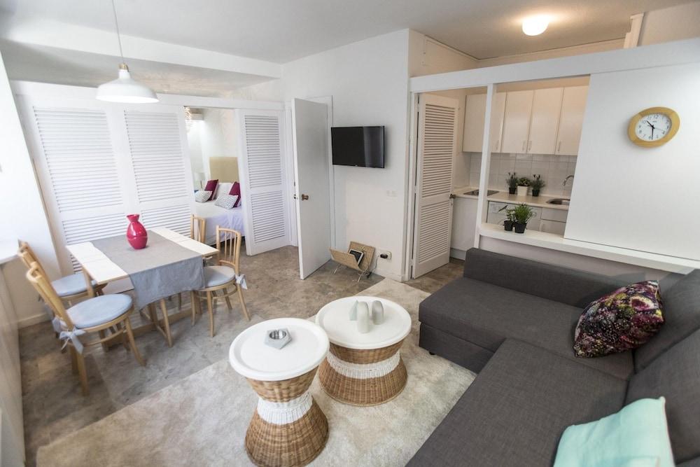 Colon Suites 1