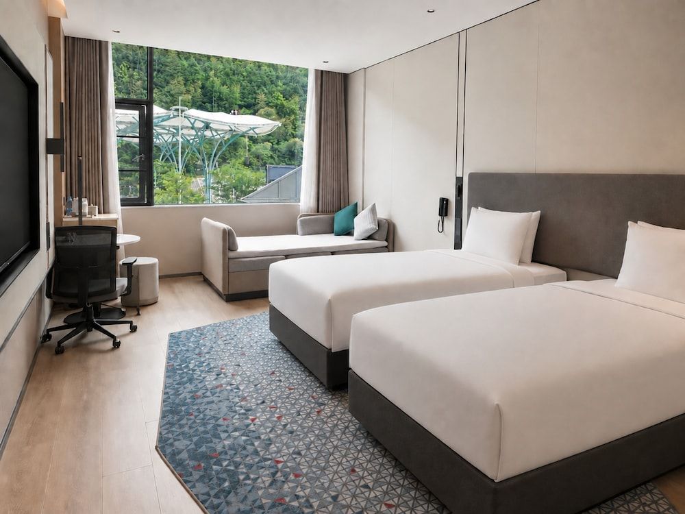 Holiday Inn Express Huangshan Mountain South Gate by IHG 1