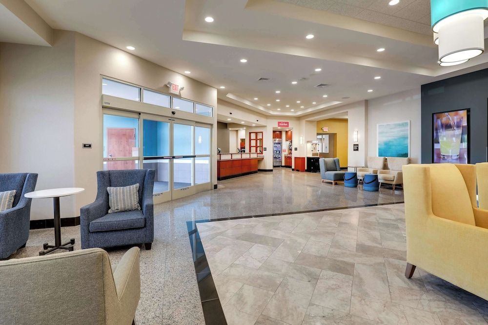Drury Inn & Suites Grand Rapids 2