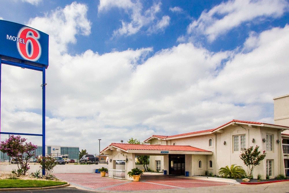 Motel 6-Austin, TX - Midtown 1
