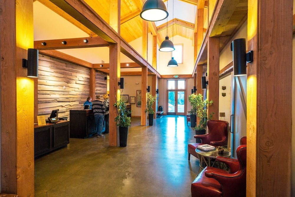 Rush Creek Lodge at Yosemite 2
