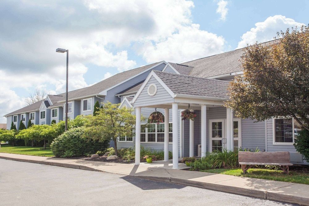 Microtel Inn & Suites Springville 1