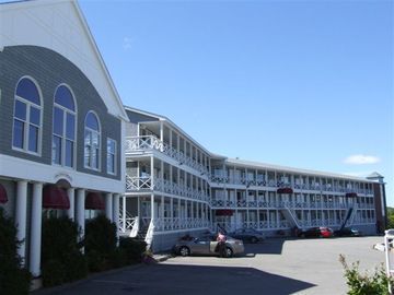Bluenose Inn - Bar Harbor Collection 1