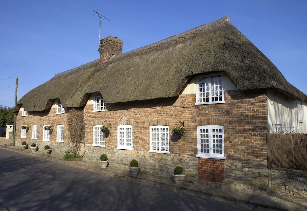 Yalbury Cottage 1