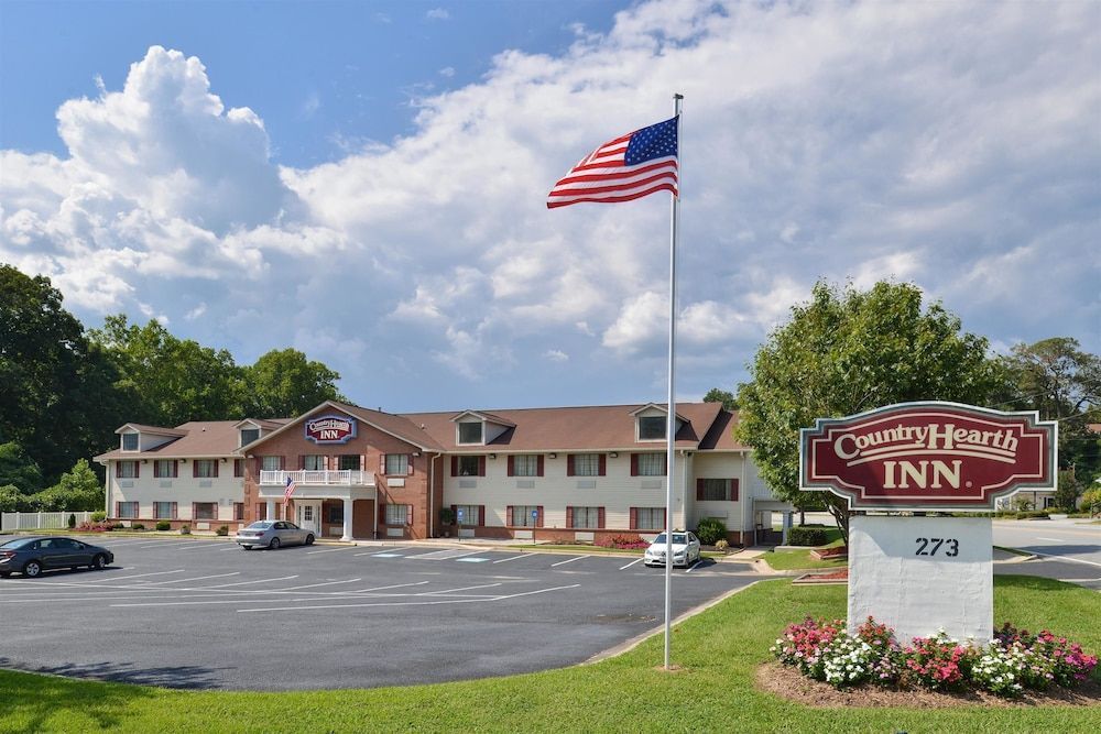 Country Hearth Inn-Toccoa 1