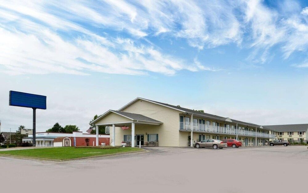 Residential Suites Warrensburg by Hotel O US 50 1
