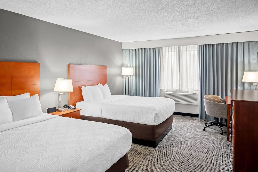 Country Inn & Suites by Radisson, Muskegon, MI 1
