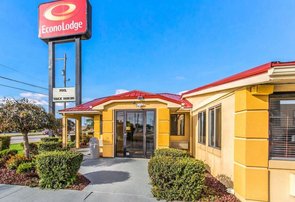 Econo Lodge Norwalk 1